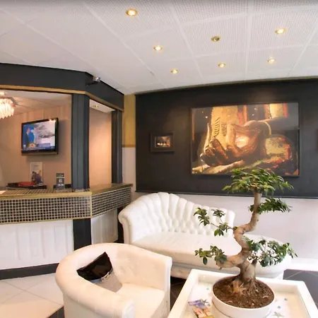 Le Trianon Ξενοδοχείο με διαμερίσματα 3*