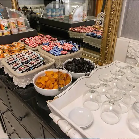 מלון דירות Le Trianon