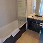 Ξενοδοχείο με διαμερίσματα Le Trianon