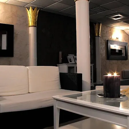 Le Trianon アパートホテル 3*