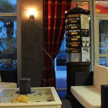 Appart-hôtel Le Trianon 3*