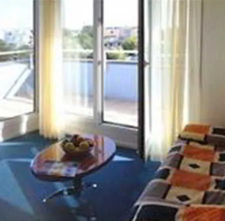 Le Trianon Aparthotel 3*