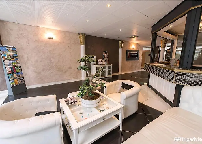 Le Trianon Apartahotel