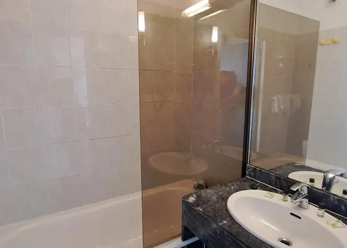 Le Trianon 公寓式酒店 3*