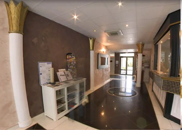 Le Trianon Apartahotel