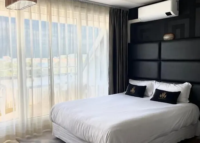 Le Trianon 阿卡雄