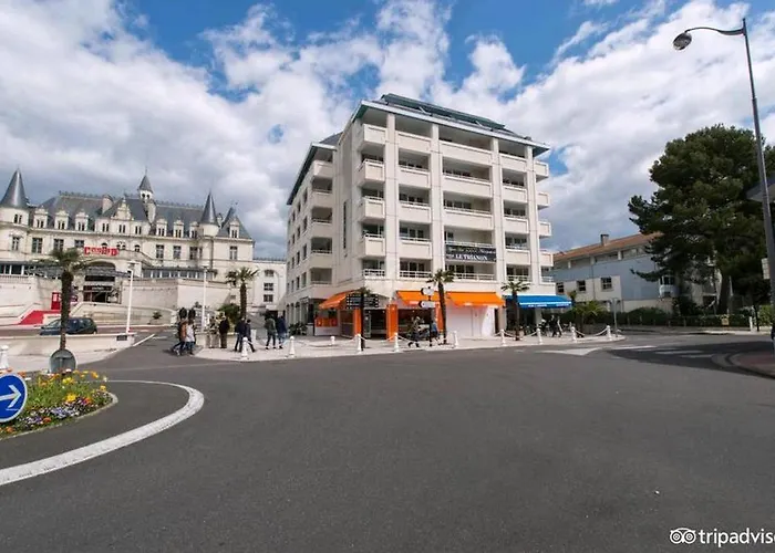 Apartahotel Le Trianon 3*